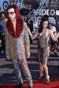 Marilyn Manson, Rose McGowan 1998, LA.jpg
